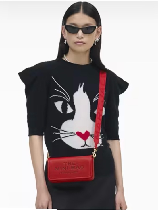 Marc Jacobs Handbags - Marc Jacobs Mini Bag in bright red with adjustable strap